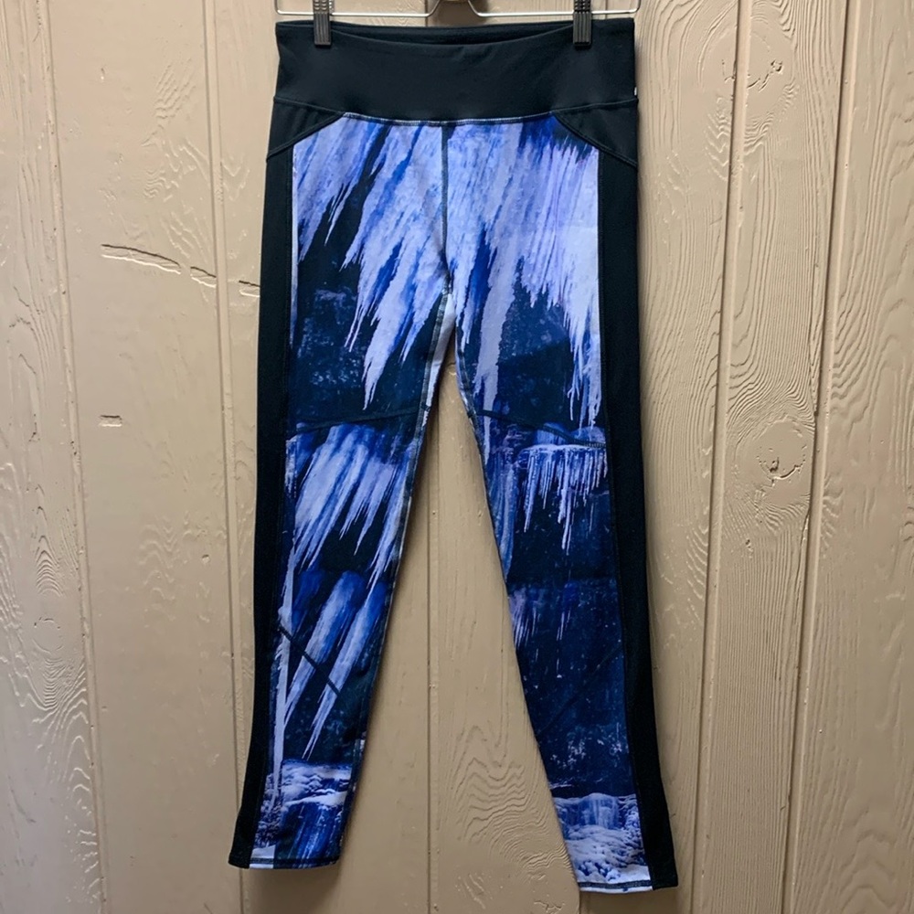 Threads 4 Thought leggings